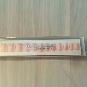 Static Nails Reusable Pop-on Manicures
